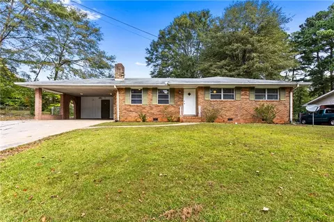 716 Sherwood Dr, Jonesboro, GA 30236