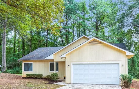 190 Forest Brook Dr, Palmetto, GA 30268
