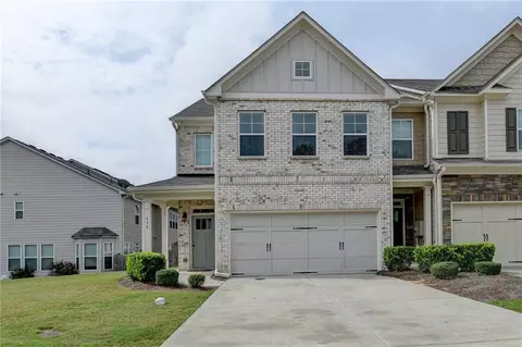 538 Arbor Crowne Dr, Lawrenceville, GA 30045