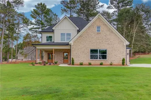 408 Sandy Cove Dr, Loganville, GA 30052