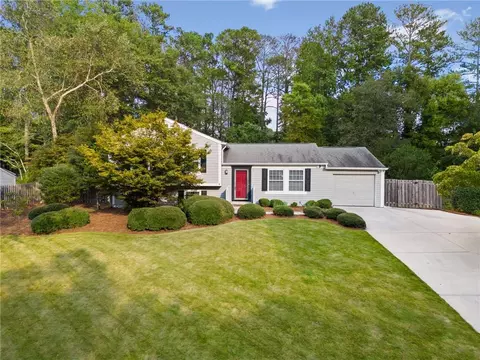 472 Barnesdale Dr, Marietta, GA 30068