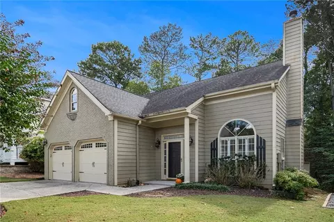 560 S Riversong Ln, Alpharetta, GA 30022