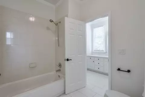 Bath - 175 Sage Run Trl, Duluth, GA 30097 photo 6 of 8