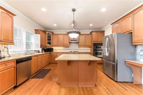 Kitchen - 2781 Willowstone Dr, Duluth, GA 30096 photo 2 of 5
