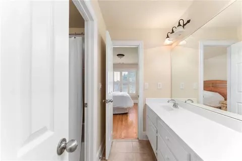 Bath - 2781 Willowstone Dr, Duluth, GA 30096 photo 4 of 8