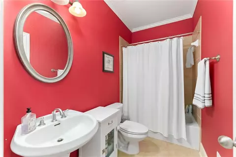 Bath - 2781 Willowstone Dr, Duluth, GA 30096 photo 1 of 8
