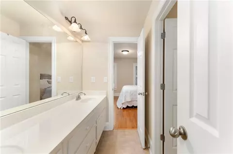 Bath - 2781 Willowstone Dr, Duluth, GA 30096 photo 2 of 8