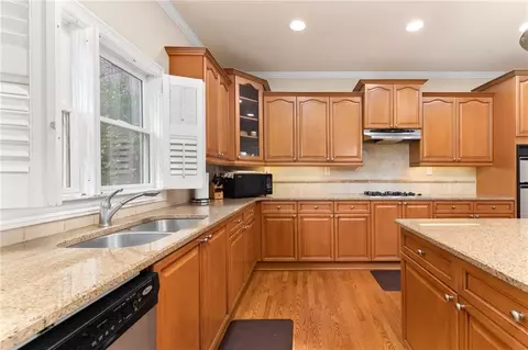 Kitchen - 2781 Willowstone Dr, Duluth, GA 30096 photo 3 of 5
