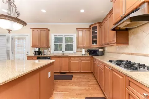 Kitchen - 2781 Willowstone Dr, Duluth, GA 30096 photo 4 of 5
