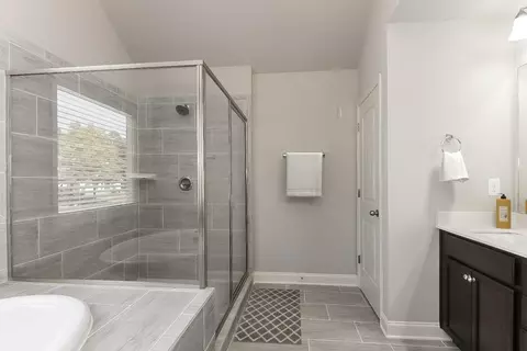 Bath - 4041 Windsor Trl, Gainesville, GA 30506 photo 1 of 4