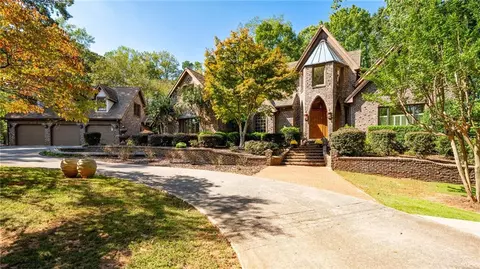 5211 Old Mountain Ct, Powder Springs, GA 30127