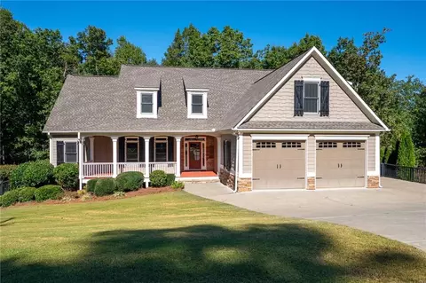 205 Amberleigh Cir, White, GA 30184