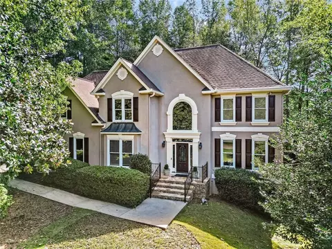 13675 Belleterre Dr, Alpharetta, GA 30004