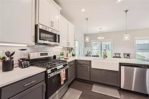 Kitchen - 5121 N Pratt St, Covington, GA 30014 photo 2 of 2