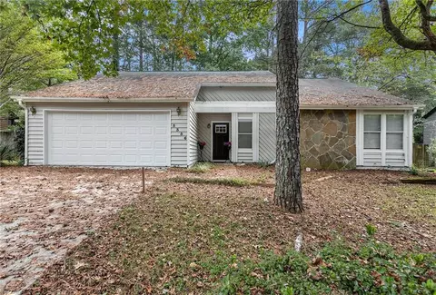 5356 Kelleys Creek Dr, Stone Mountain, GA 30088