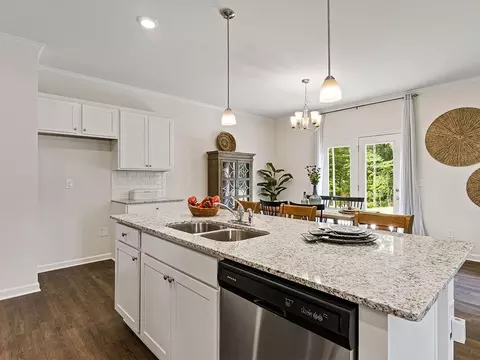 8239 Castleton Dr, Fairburn, GA 30213 photo 7