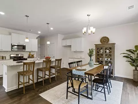 8239 Castleton Dr, Fairburn, GA 30213 photo 4