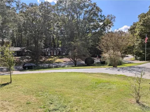 9 Elm Cir, Newnan, GA 30263 photo 5