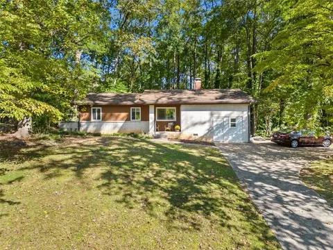 5051 Heather Rd SE, Smyrna, GA 30082