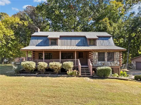 992 Lawson Dr, Canton, GA 30115