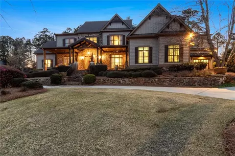 Exterior - 4391 Oglethorpe Loop NW, Acworth, GA 30101 photo 5 of 28