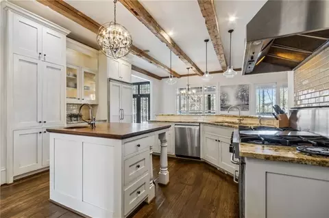 Kitchen - 4391 Oglethorpe Loop NW, Acworth, GA 30101 photo 4 of 10