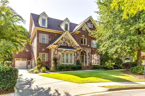 7918 Stratford Ln, Atlanta, GA 30350