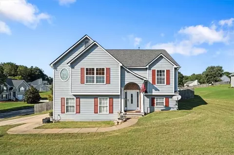 251 Farm St, Hiram, GA 30141