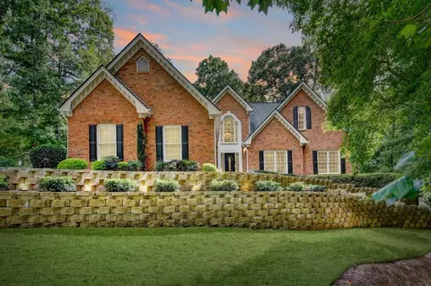 1330 Village Oaks Ln, Lawrenceville, GA 30043
