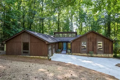 1033 Avon Breeze Ct, Stone Mountain, GA 30083