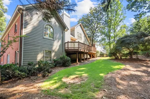 4070 Berkeley View Dr, Berkeley Lake, GA 30096 photo 9
