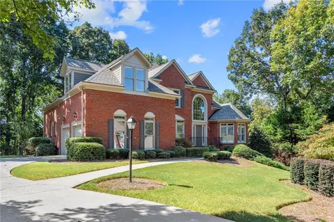 4070 Berkeley View Dr, Berkeley Lake, GA 30096 photo 2