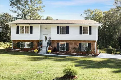 644 Hearon Dr, Stone Mountain, GA 30088