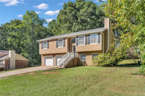 6336 Queens Rd, Douglasville, GA 30135