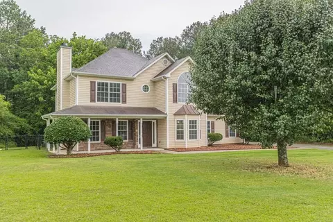4777 Mitchells Ridge Dr, Ellenwood, GA 30294