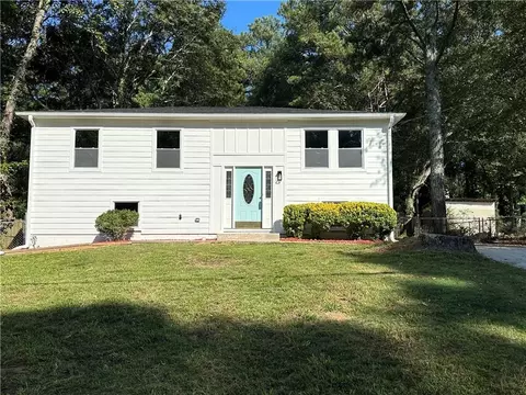 1387 Pineglen Dr, Riverdale, GA 30296