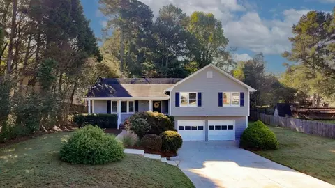 1206 Masters Ln, Snellville, GA 30078