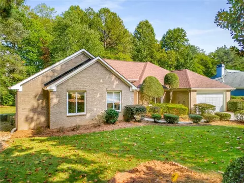 5375 Cameron Forest Pkwy, Alpharetta, GA 30022