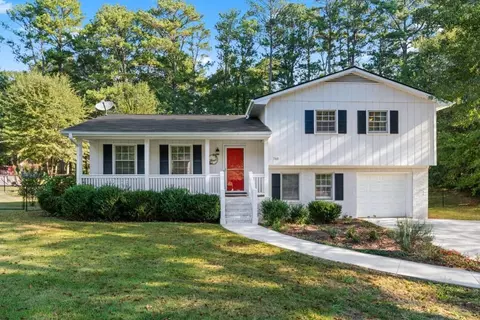 748 Country Club Dr, Monroe, GA 30655