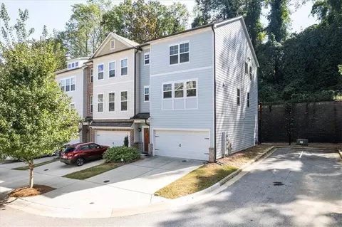 2765 White Oak Ln, Decatur, GA 30032