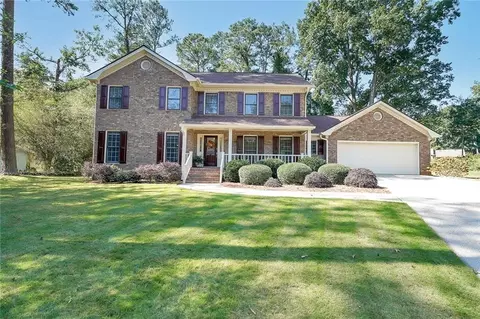 909 Butterfly Ct SW, Lilburn, GA 30047