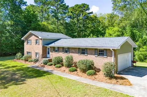 3201 Bomar Rd, Douglasville, GA 30135