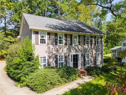 1344 Wyntercreek Rd, Dunwoody, GA 30338