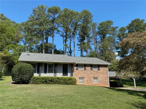1126 Mccormick Way SW, Marietta, GA 30008