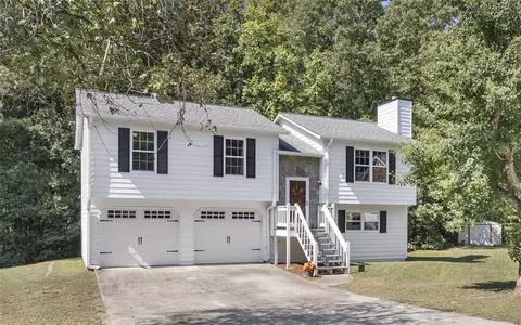 823 Westgard Ct, Douglasville, GA 30134