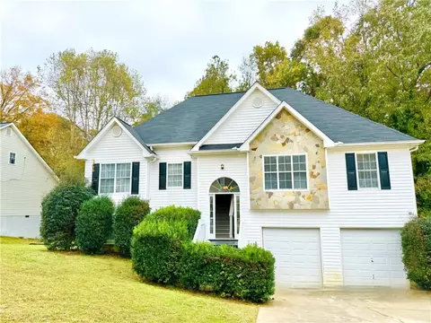 1381 Buckingham Dr, Hampton, GA 30228