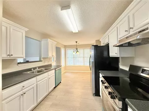 1381 Buckingham Dr, Hampton, GA 30228 photo 5