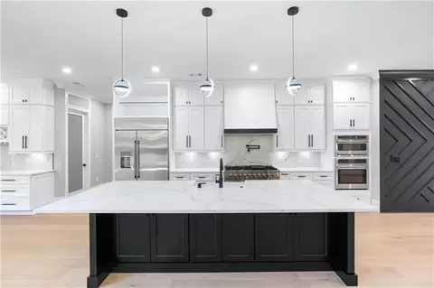 Kitchen - 2121 E Maddox Rd, Buford, GA 30519 photo 2 of 5