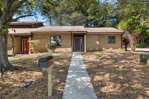 1479 Stoneleigh Way, Stone Mountain, GA 30088