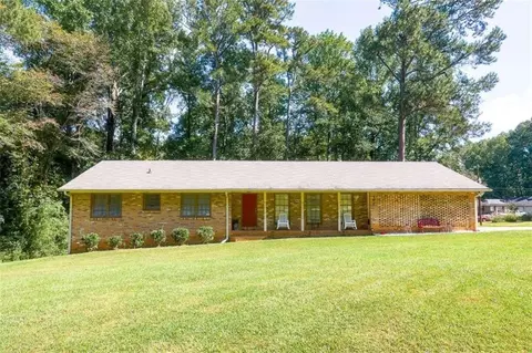 202 Elizabeth Dr, Monroe, GA 30656